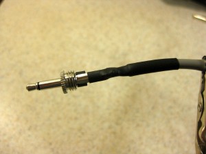 Mono plug-heat shrink tubing